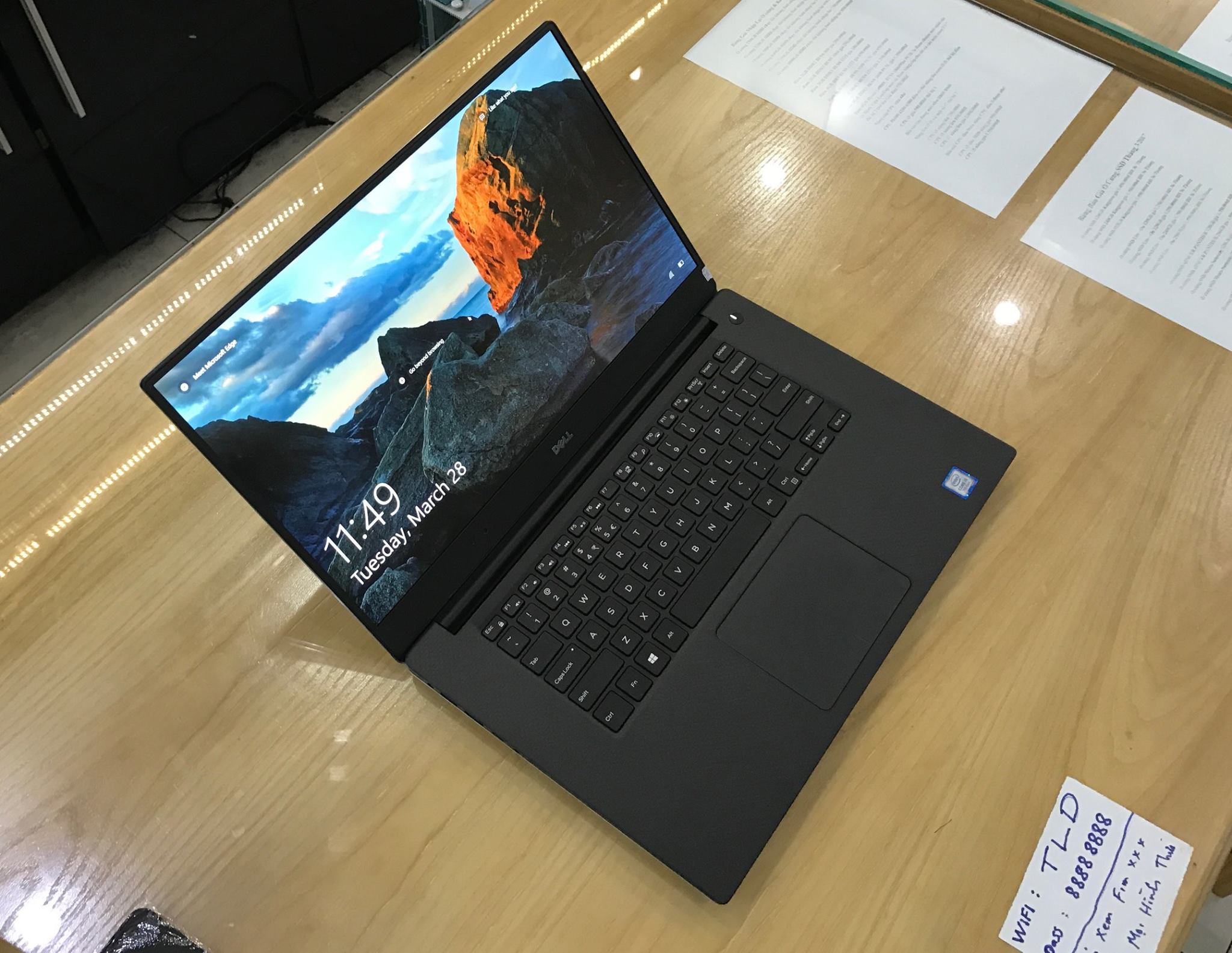 Laptop Dell XPS 9560 2017-9.jpg